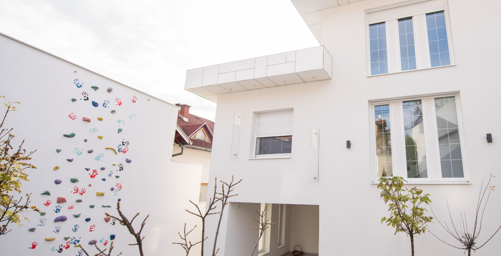 porte et fenêtre /porte et fenêtre bordeaux/velux,porte extérieure ,porte de garage ,fenêtre,baie vitrée ,pergolas