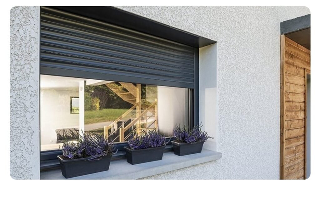 porte et fenêtre /porte et fenêtre bordeaux/velux,porte extérieure ,porte de garage ,fenêtre,baie vitrée ,pergolas