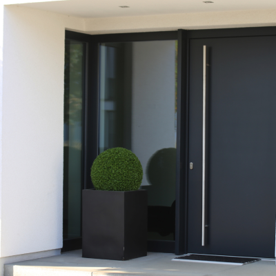 porte et fenêtre /porte et fenêtre bordeaux/velux,porte extérieure ,porte de garage ,fenêtre,baie vitrée ,pergolas